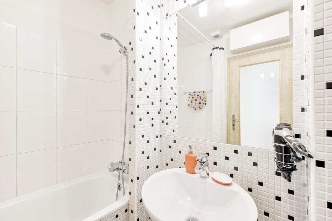 Lil Apartment With Tyn Cathedral View, Parking & Ac Prague Exterior photo
